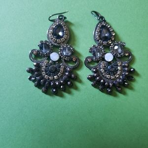 Black dressy earrings